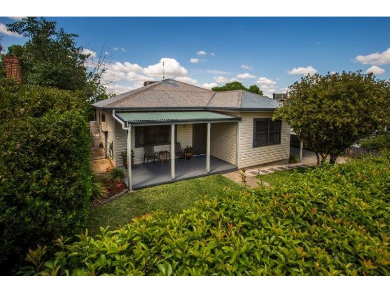 155 Piper Street, Tamworth NSW 2340