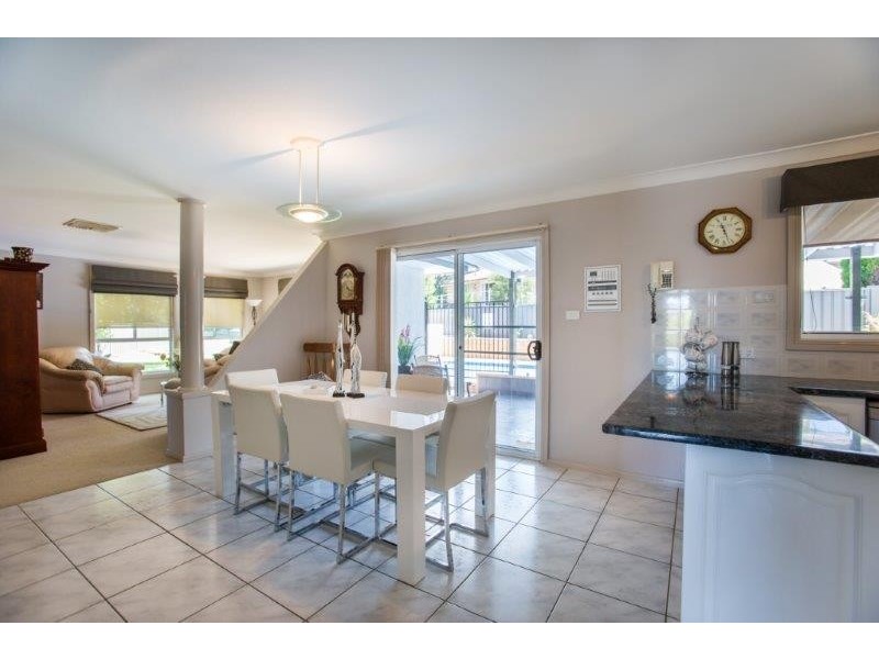 12 Korangi Place, Tamworth NSW 2340