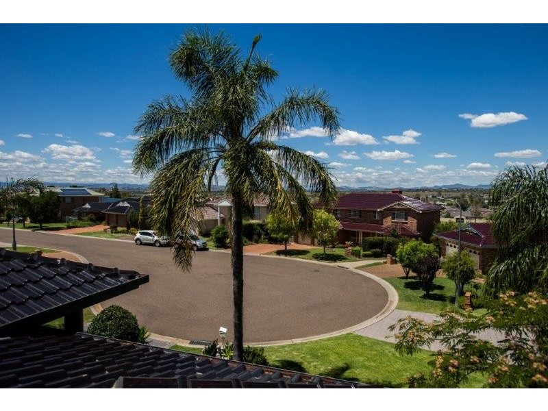 12 Korangi Place, Tamworth NSW 2340
