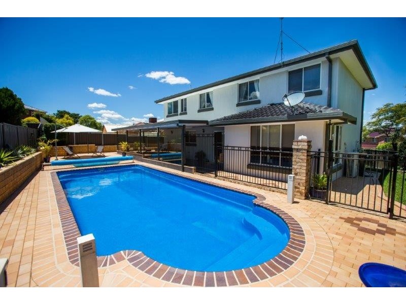 12 Korangi Place, Tamworth NSW 2340