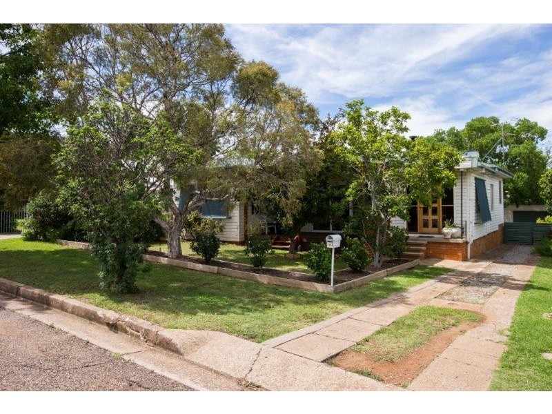 153 Piper Street, Tamworth NSW 2340