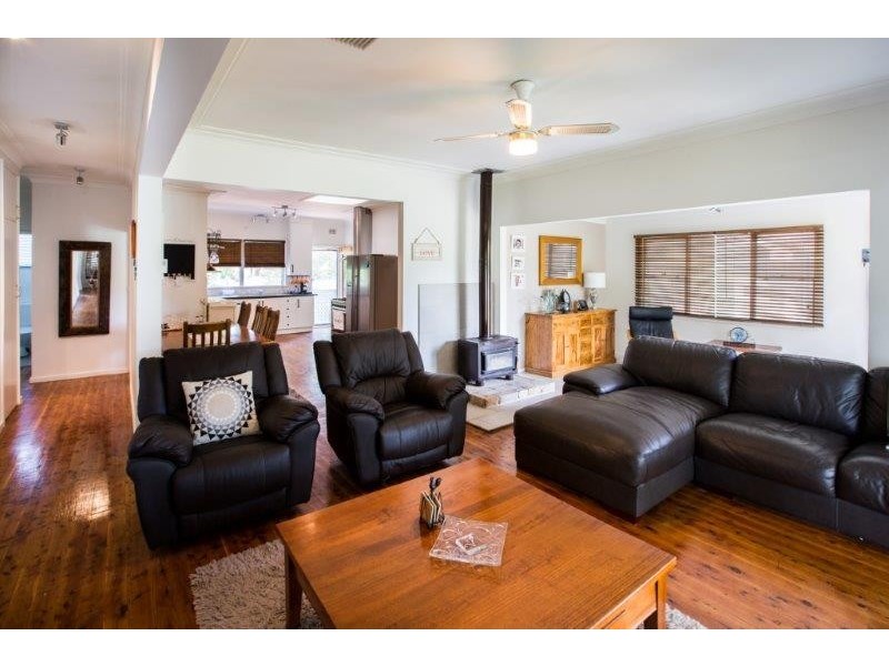 153 Piper Street, Tamworth NSW 2340