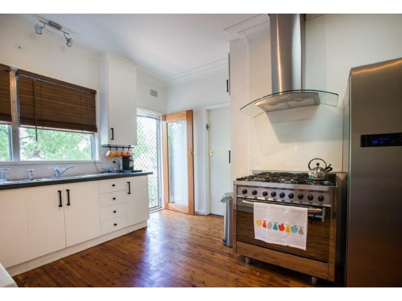 153 Piper Street, Tamworth NSW 2340