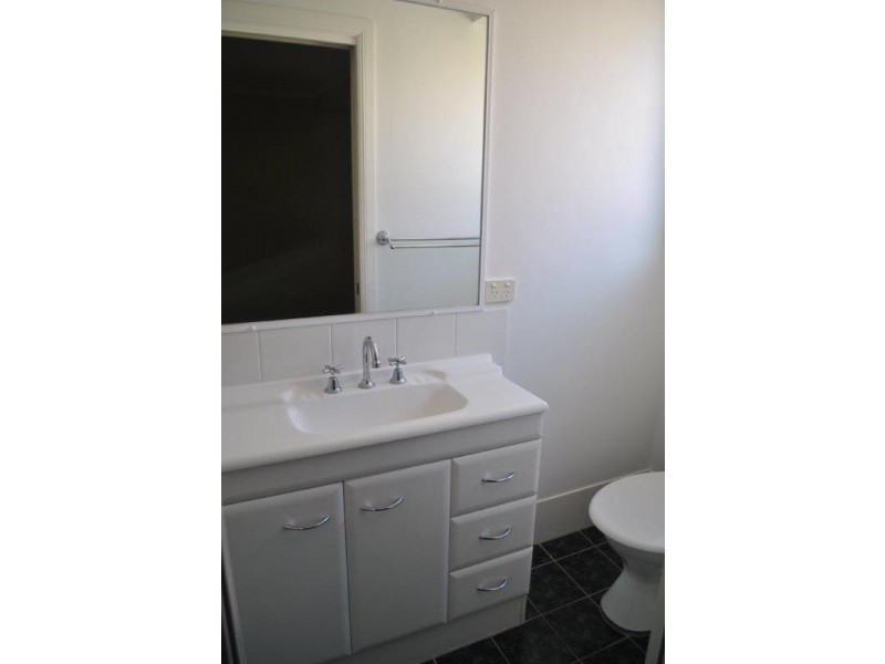 2 Burdekin Place, Tamworth NSW 2340