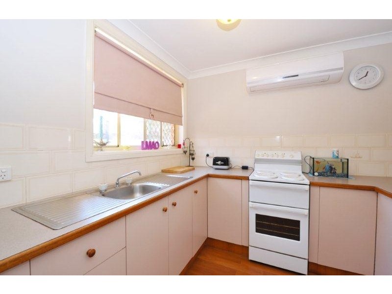 2/8 Curlew Crescent, Tamworth NSW 2340