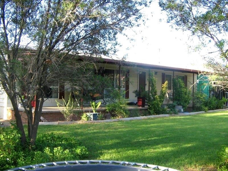 11 Inlet Road, Tamworth NSW 2340