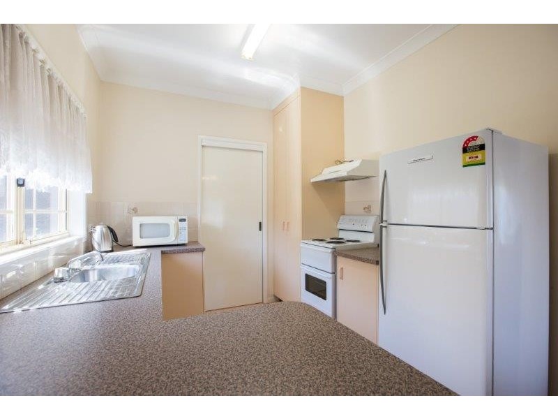 1/4 Cowper Close, Tamworth NSW 2340