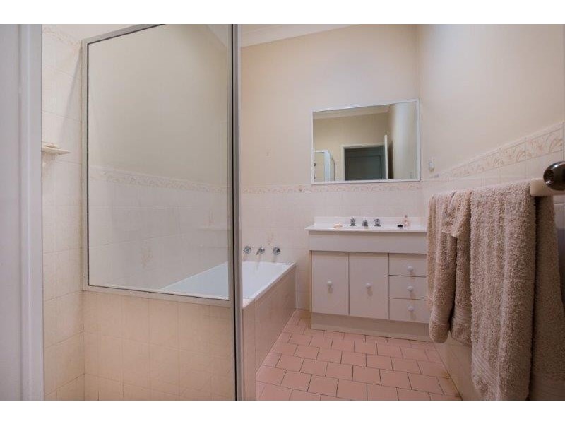 1/4 Cowper Close, Tamworth NSW 2340