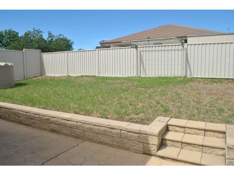 9A Baker Close, Tamworth NSW 2340