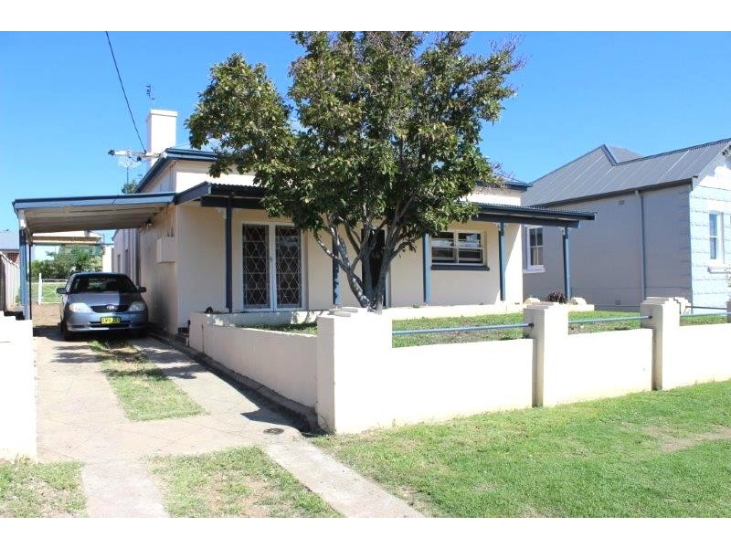 65 Denne Street, Tamworth NSW 2340