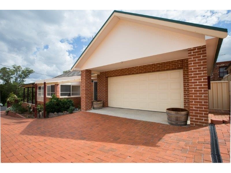 180 Carthage Street, Tamworth NSW 2340