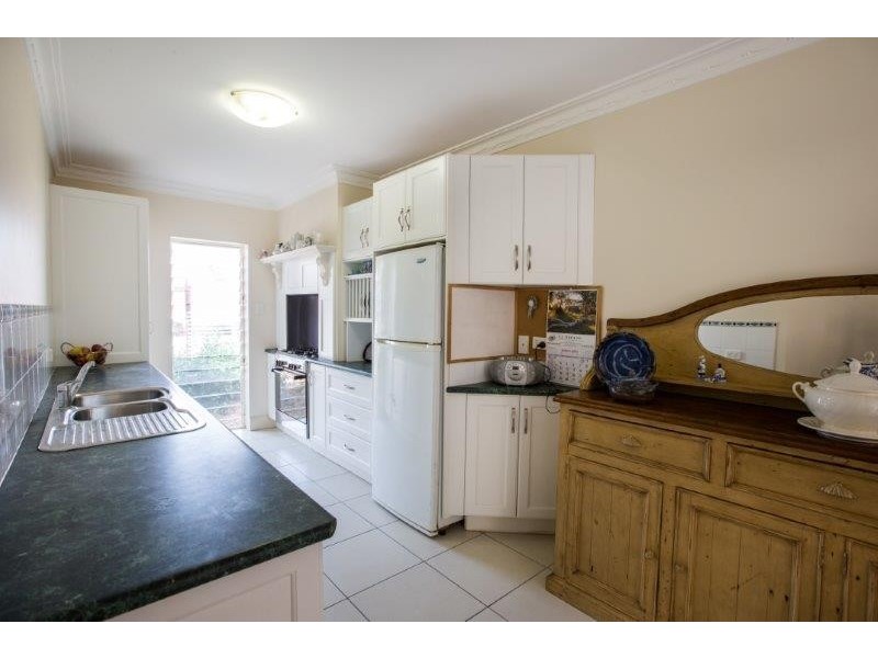 180 Carthage Street, Tamworth NSW 2340