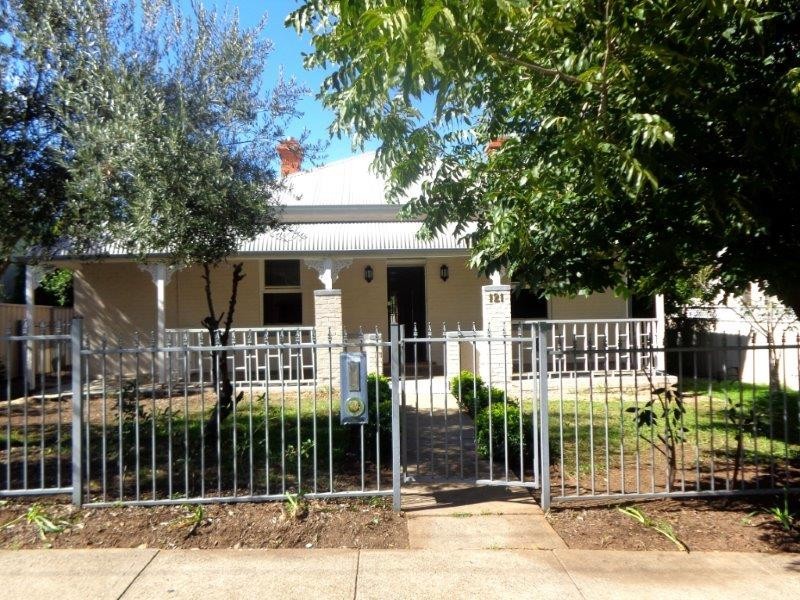121 Brisbane Street, Tamworth NSW 2340