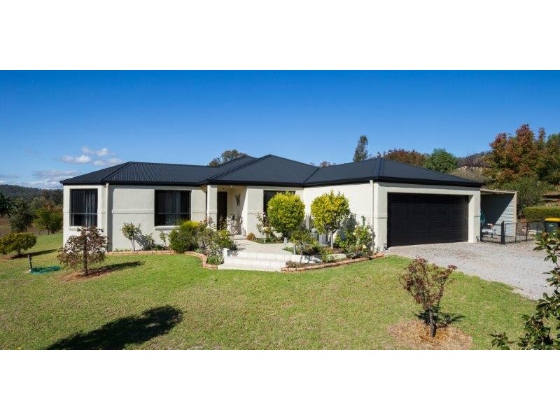 31 Leehy Court, Tamworth NSW 2340