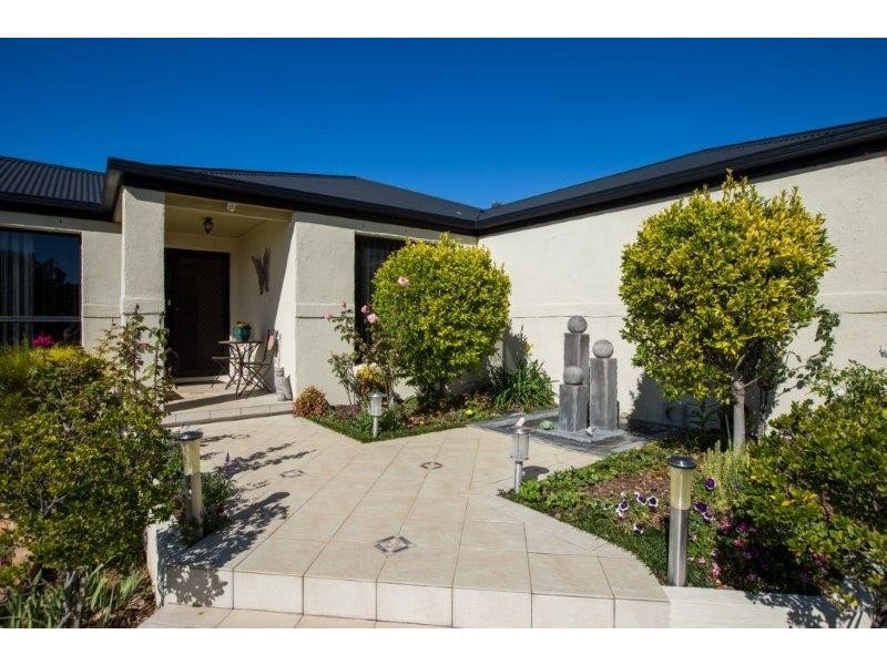 31 Leehy Court, Tamworth NSW 2340