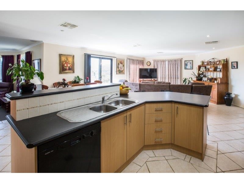 31 Leehy Court, Tamworth NSW 2340