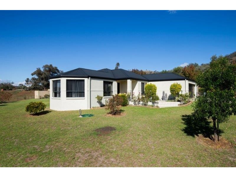 31 Leehy Court, Tamworth NSW 2340