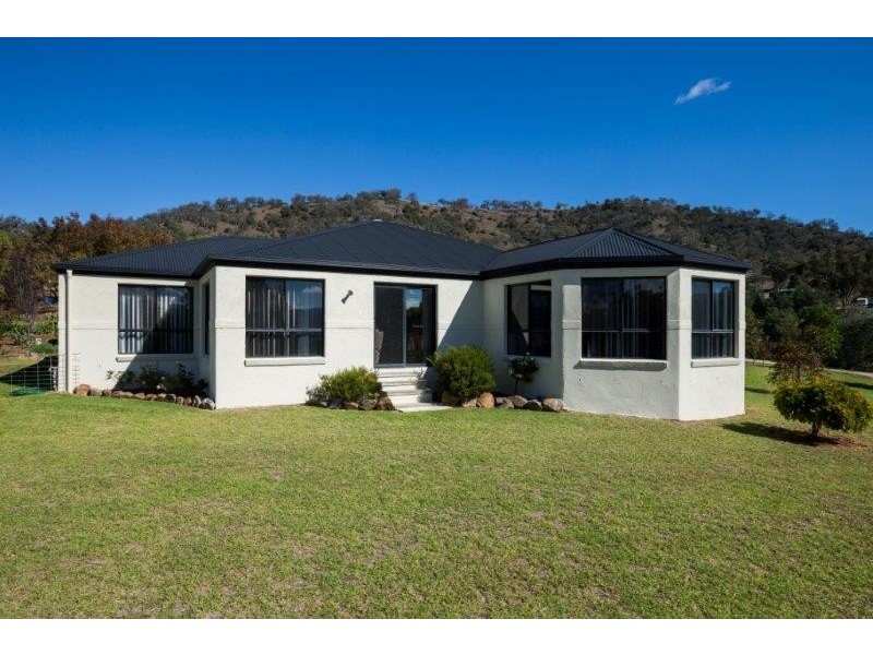 31 Leehy Court, Tamworth NSW 2340