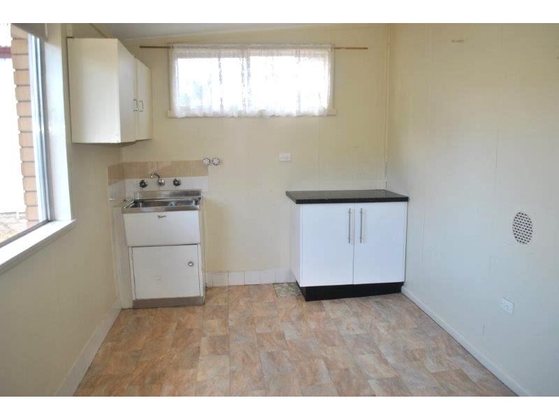 15 Campbell Road, Tamworth NSW 2340