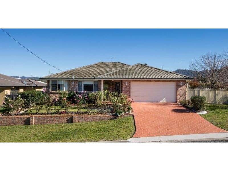 34 Garden Street, Kootingal NSW 2352