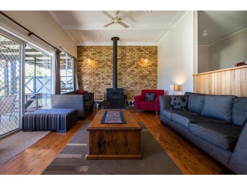 10 Darrell Road, Tamworth NSW 2340