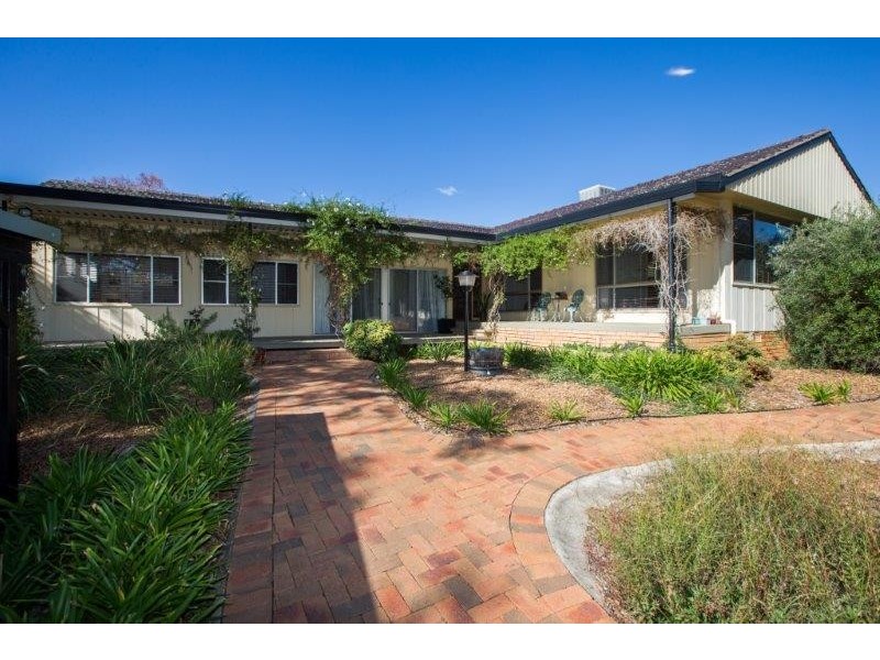 10 Darrell Road, Tamworth NSW 2340