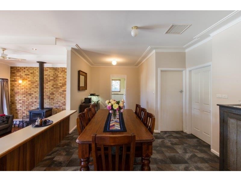 10 Darrell Road, Tamworth NSW 2340