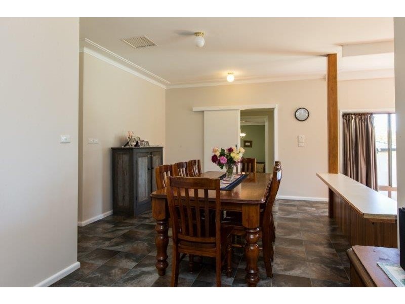 10 Darrell Road, Tamworth NSW 2340