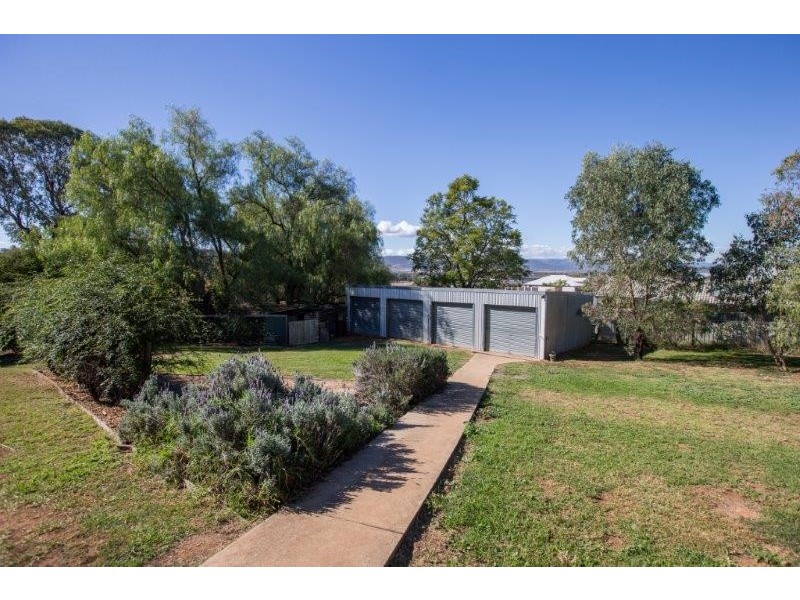 10 Darrell Road, Tamworth NSW 2340