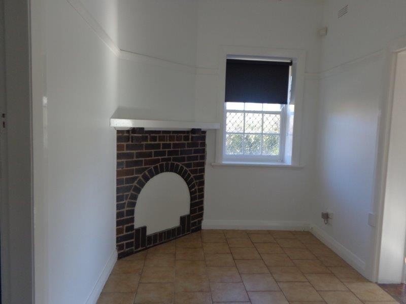 36 White Street, Tamworth NSW 2340