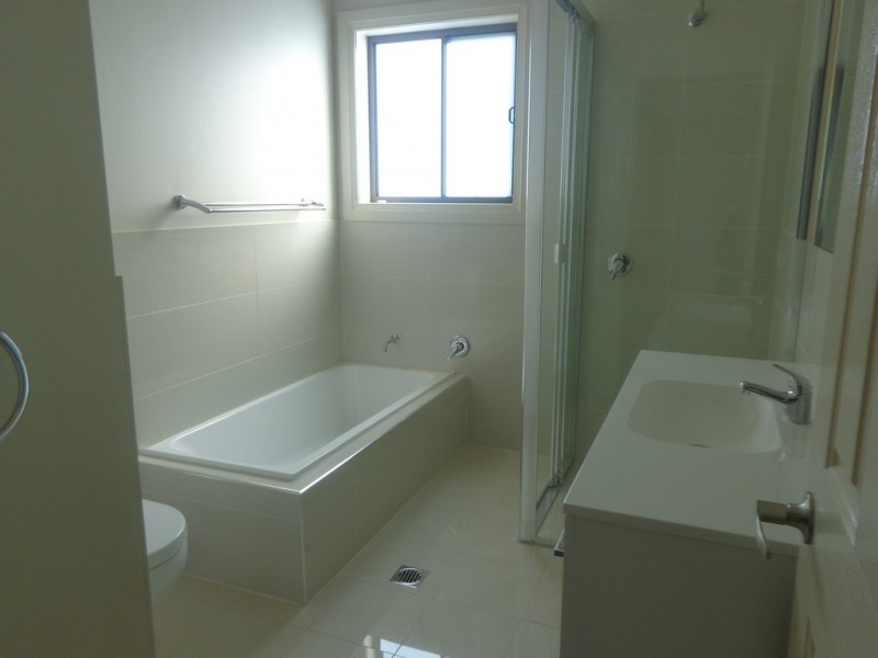 1/8 Lindon Crescent, Kootingal NSW 2352