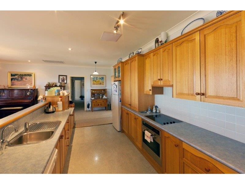 11 Bradley Place, Tamworth NSW 2340