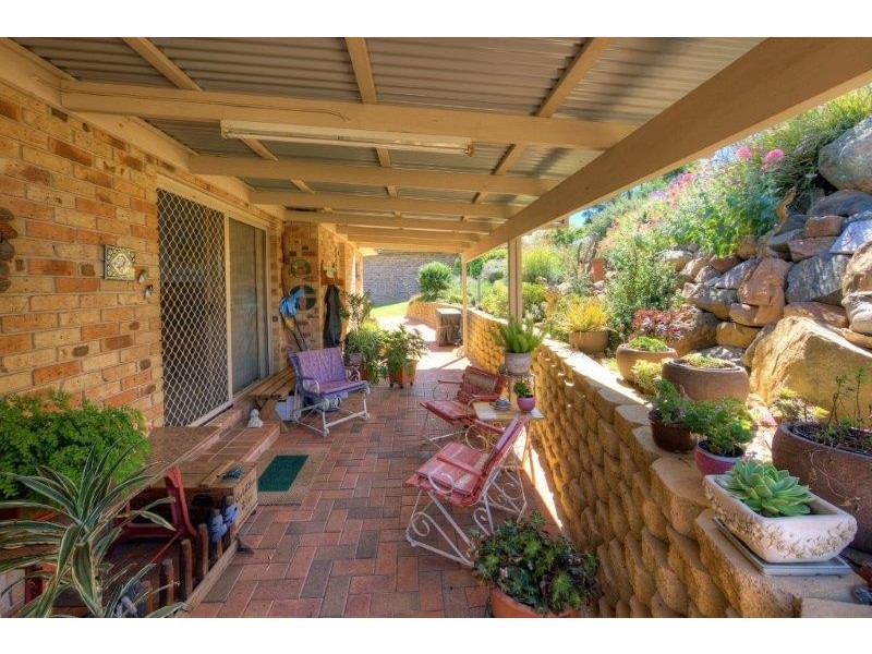11 Bradley Place, Tamworth NSW 2340