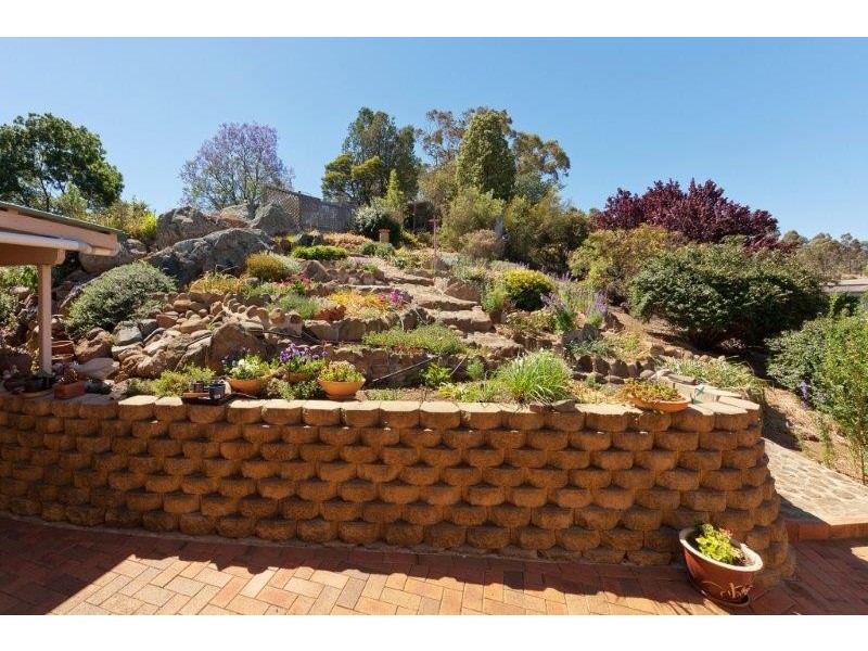 11 Bradley Place, Tamworth NSW 2340