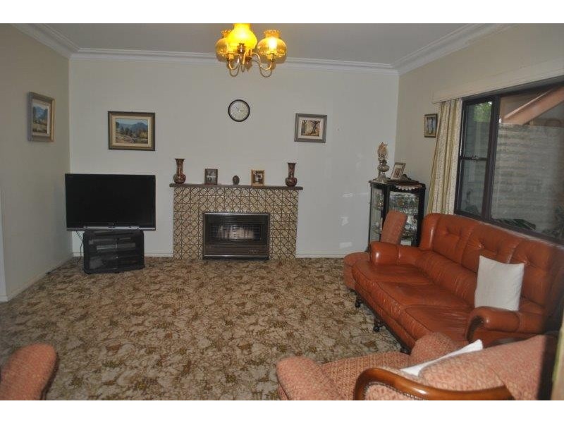 2 Darrell Road, Tamworth NSW 2340