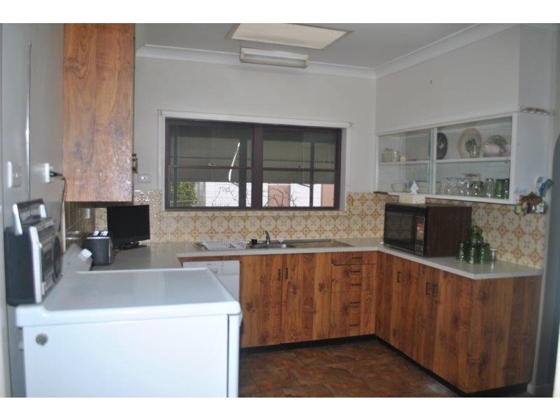 2 Darrell Road, Tamworth NSW 2340