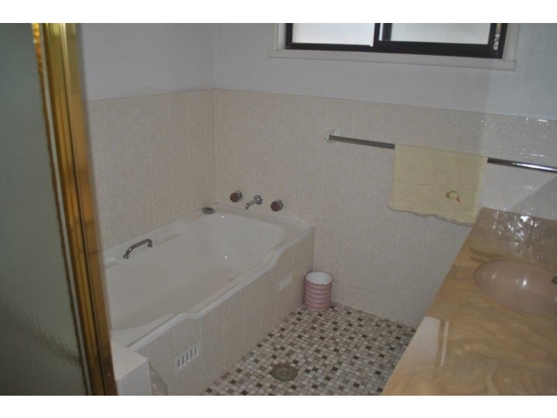 2 Darrell Road, Tamworth NSW 2340