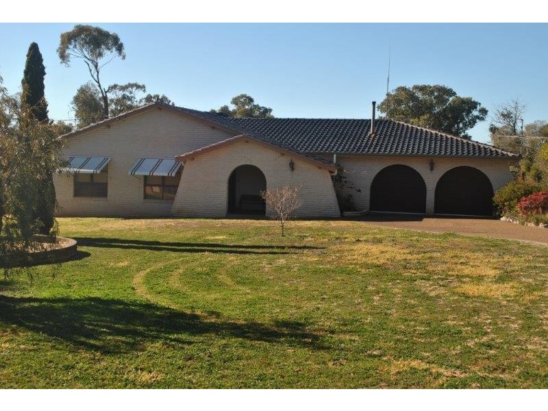 2 Darrell Road, Tamworth NSW 2340