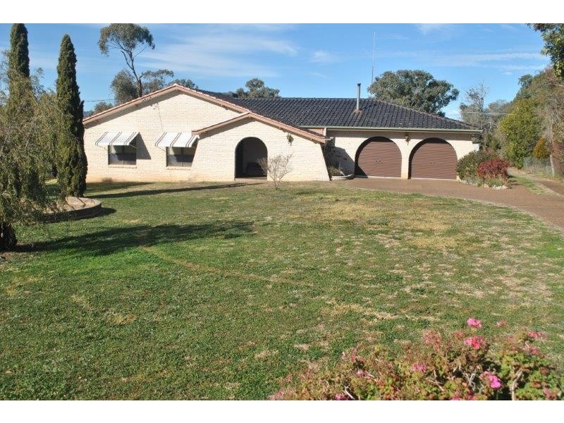 2 Darrell Road, Tamworth NSW 2340