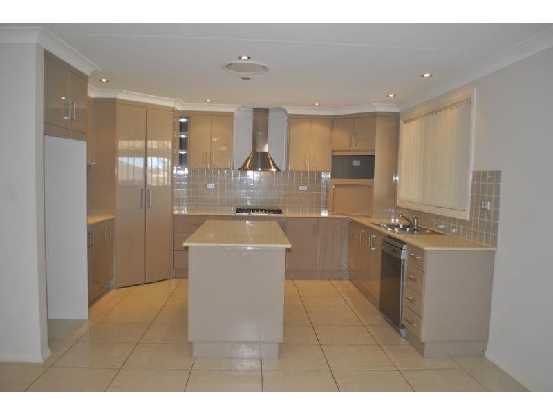 8 Kalinda Place, Tamworth NSW 2340