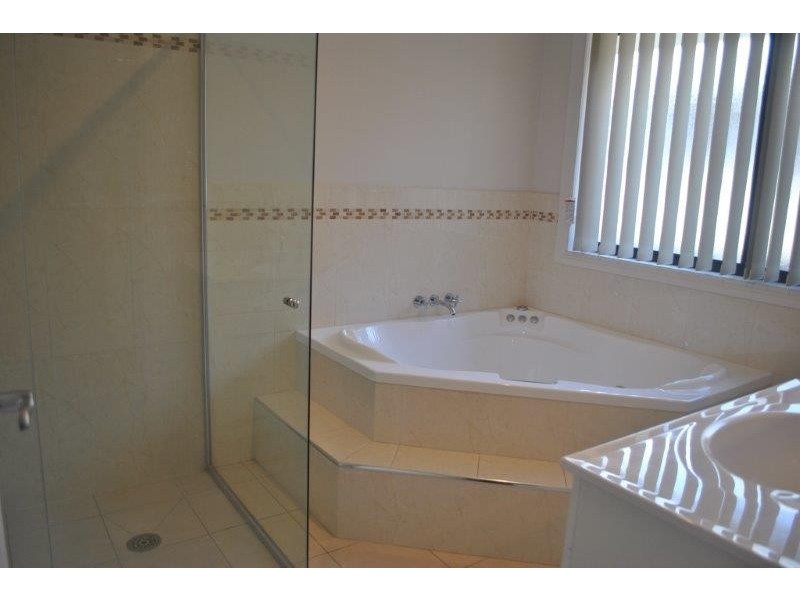 8 Kalinda Place, Tamworth NSW 2340