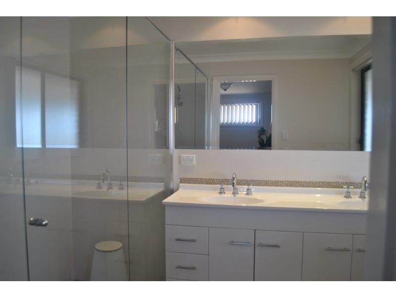 8 Kalinda Place, Tamworth NSW 2340