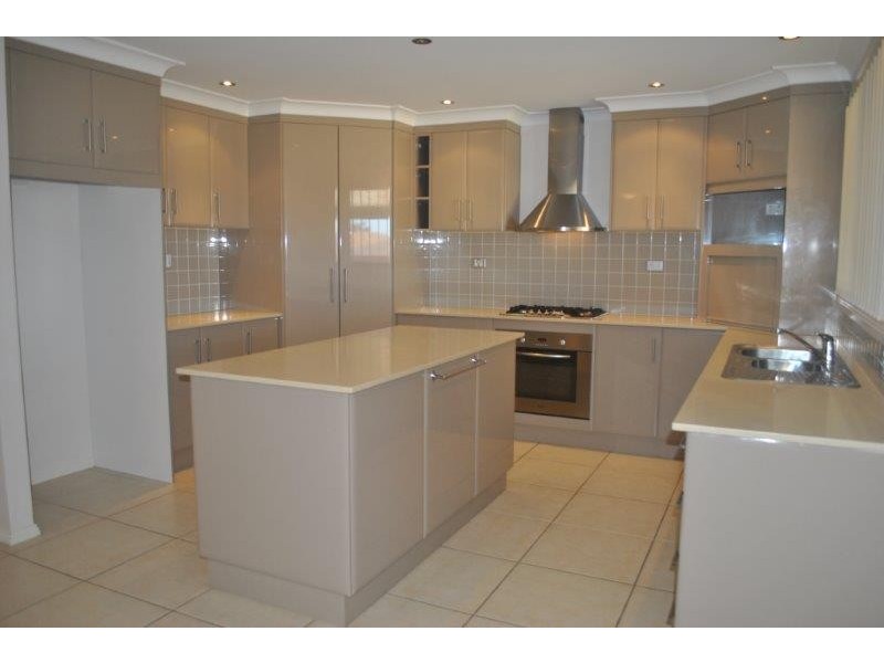 8 Kalinda Place, Tamworth NSW 2340