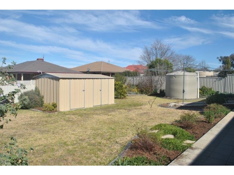 8 Kalinda Place, Tamworth NSW 2340