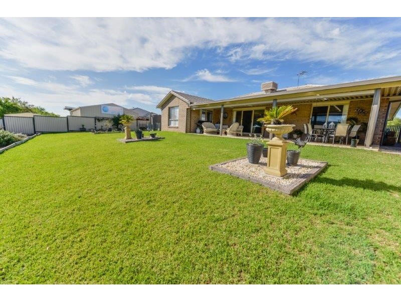 11 Rosella Avenue, Tamworth NSW 2340