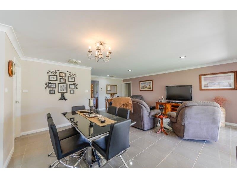 11 Rosella Avenue, Tamworth NSW 2340