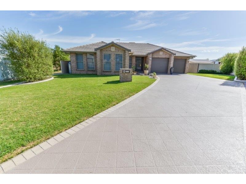 11 Rosella Avenue, Tamworth NSW 2340