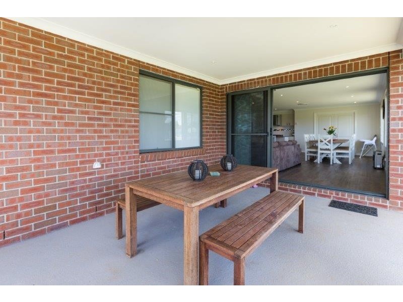 6 Edna Close, Tamworth NSW 2340