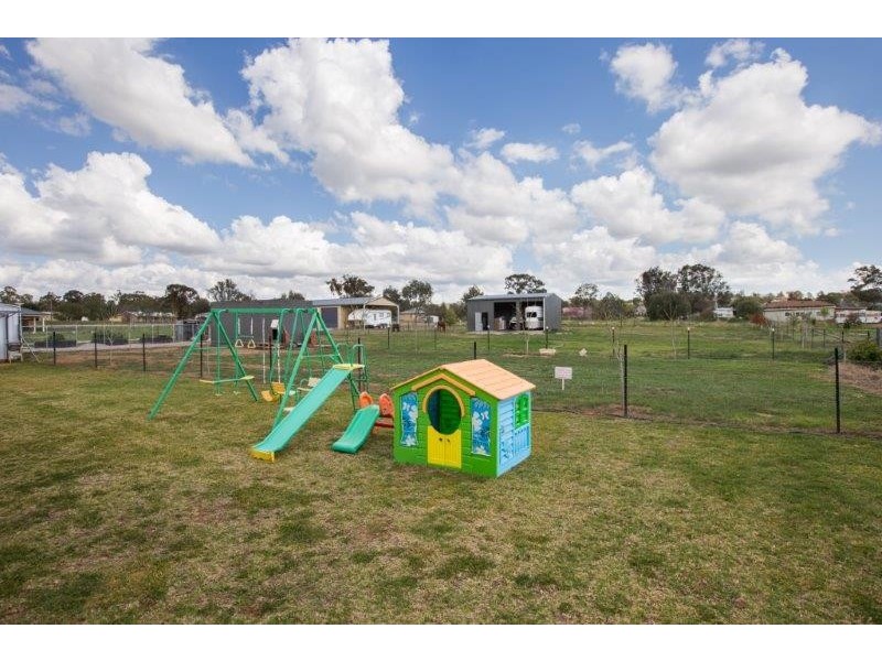 6 Edna Close, Tamworth NSW 2340