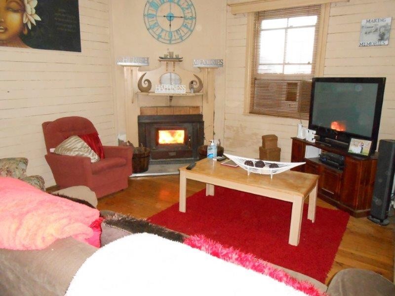 16 and 16A King Street, Duri NSW 2344